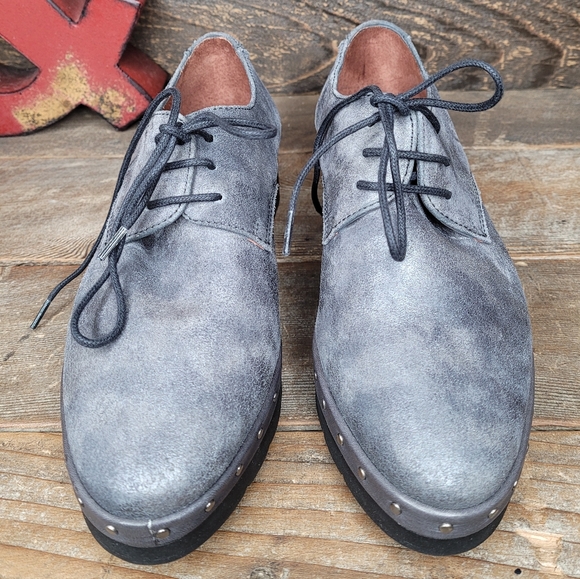 Hispanitas Metallic Grey Leather Lace Up Shoes - Picture 3 of 16